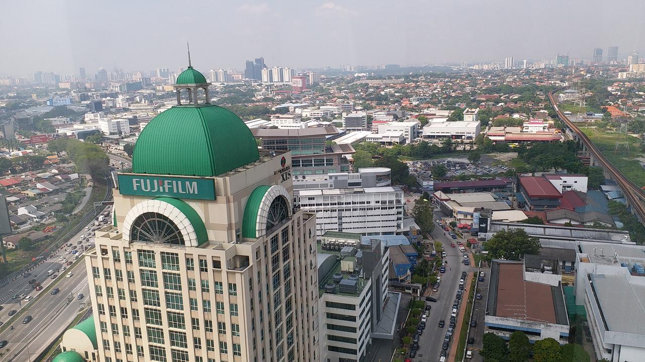 The Garden Apartment At Kuala Lumpur 페탈링자야 외부 사진